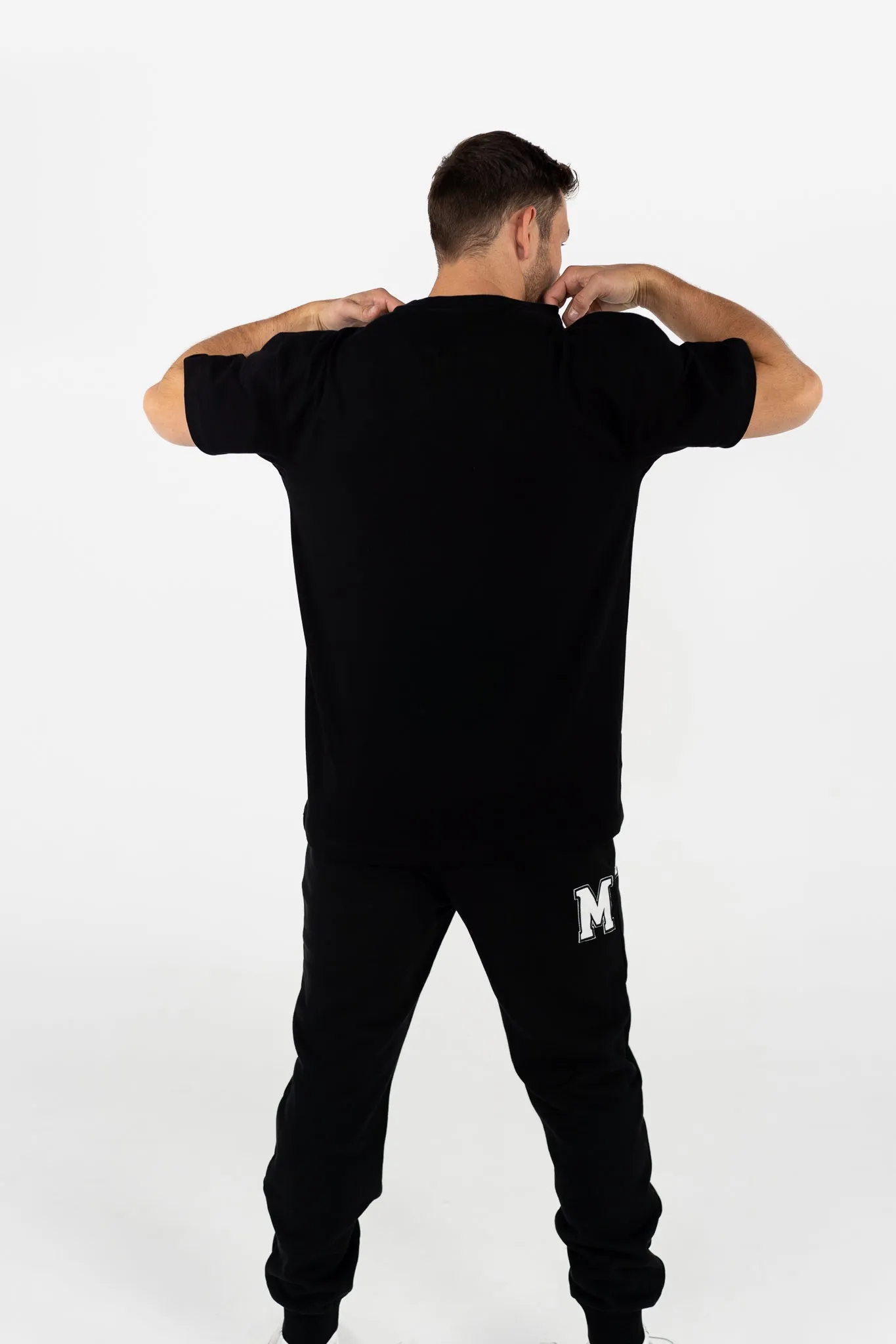 MAKIN TEE IN BLACK