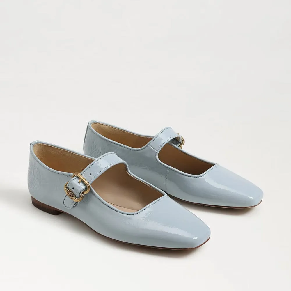 Michaela Flat