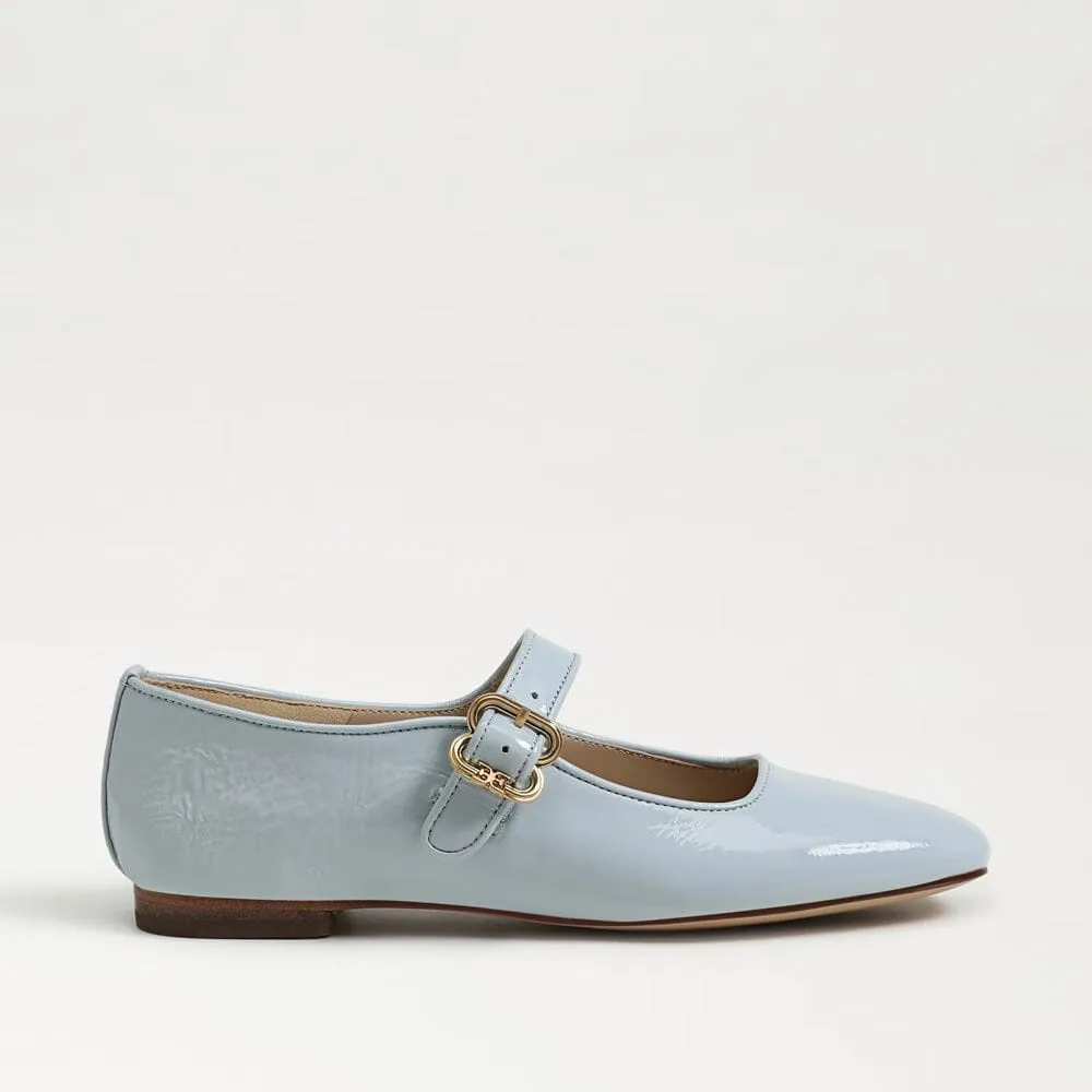 Michaela Flat