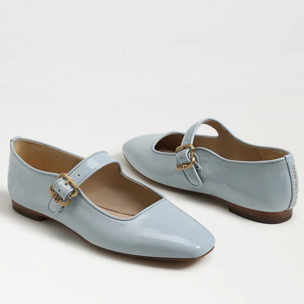 Michaela Flat