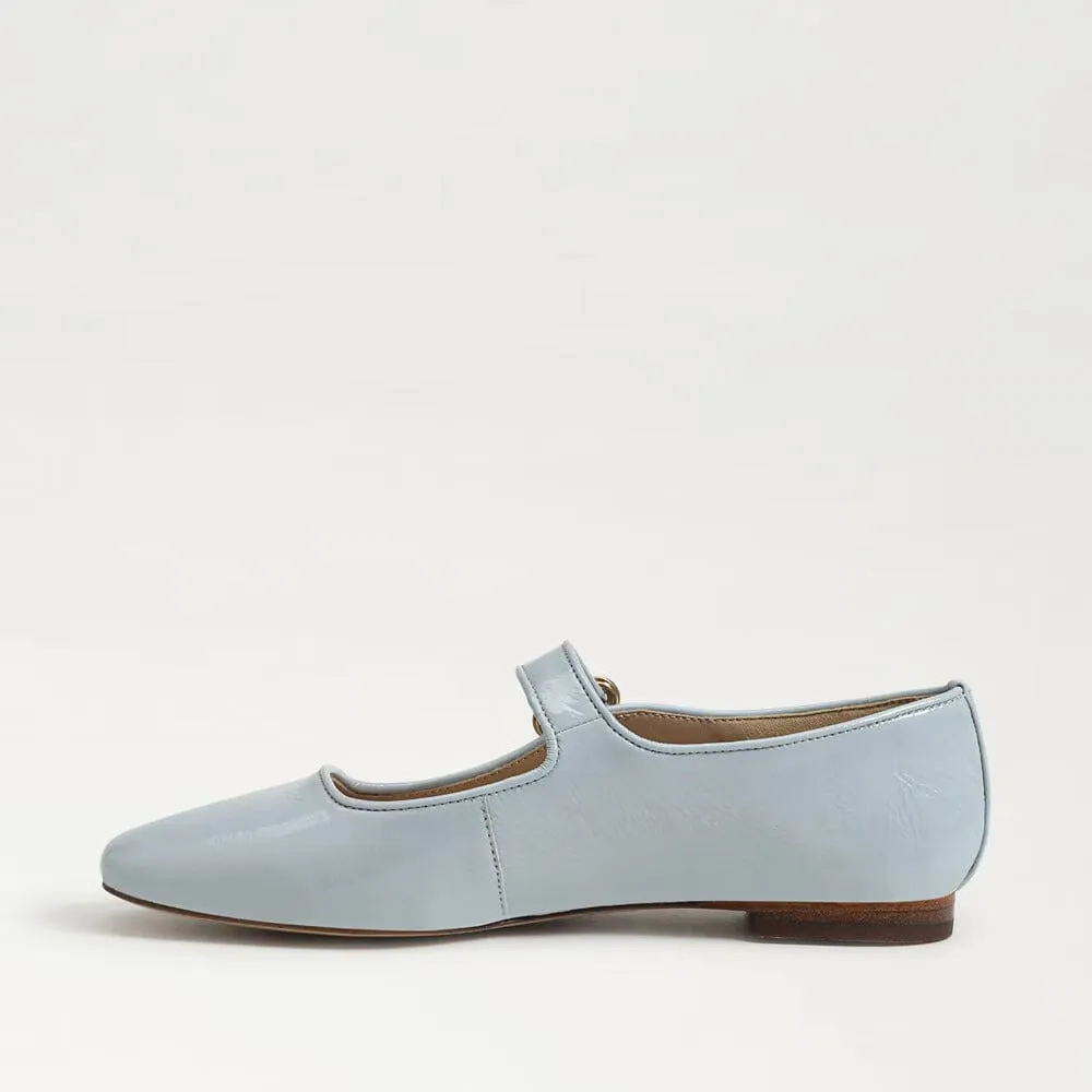 Michaela Flat