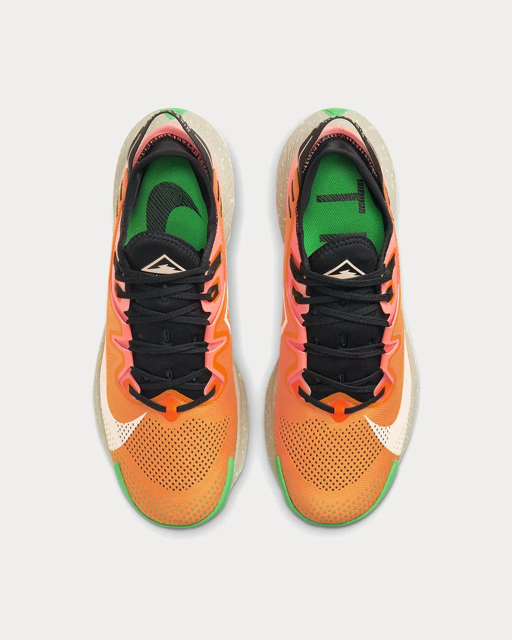 Pegasus Trail 2 Kumquat Running Trainers
